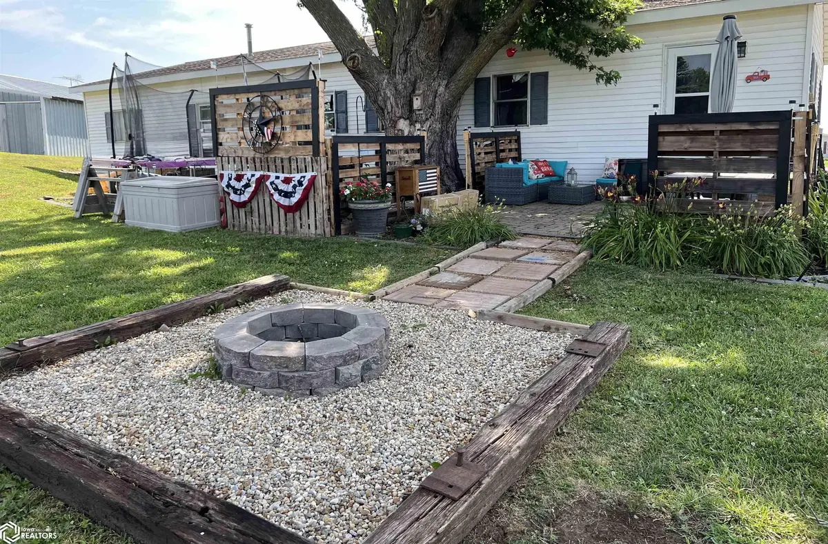 1846 Luther CIR, Creston, IA 50801