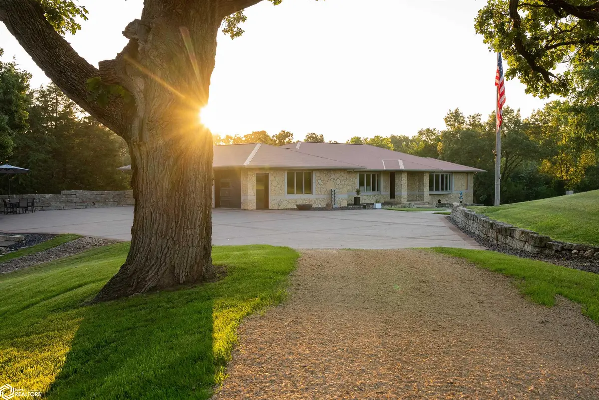 38150 253rd AVE, La Motte, IA 52054