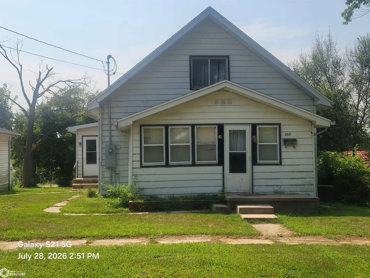 507 N Hayes ST, Mount Ayr, IA 50854