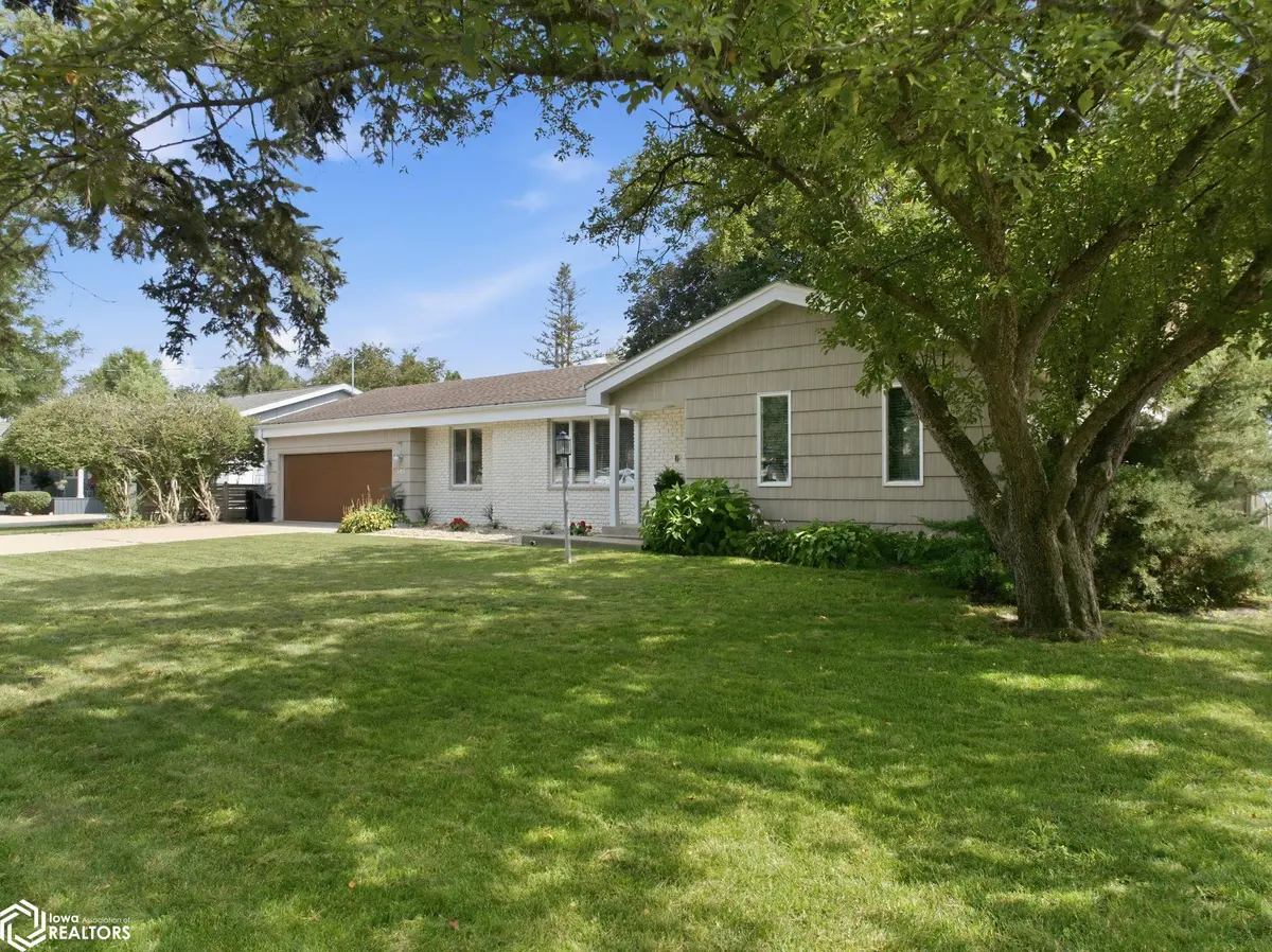 307 Orchard Lane, Clear Lake, IA 50428