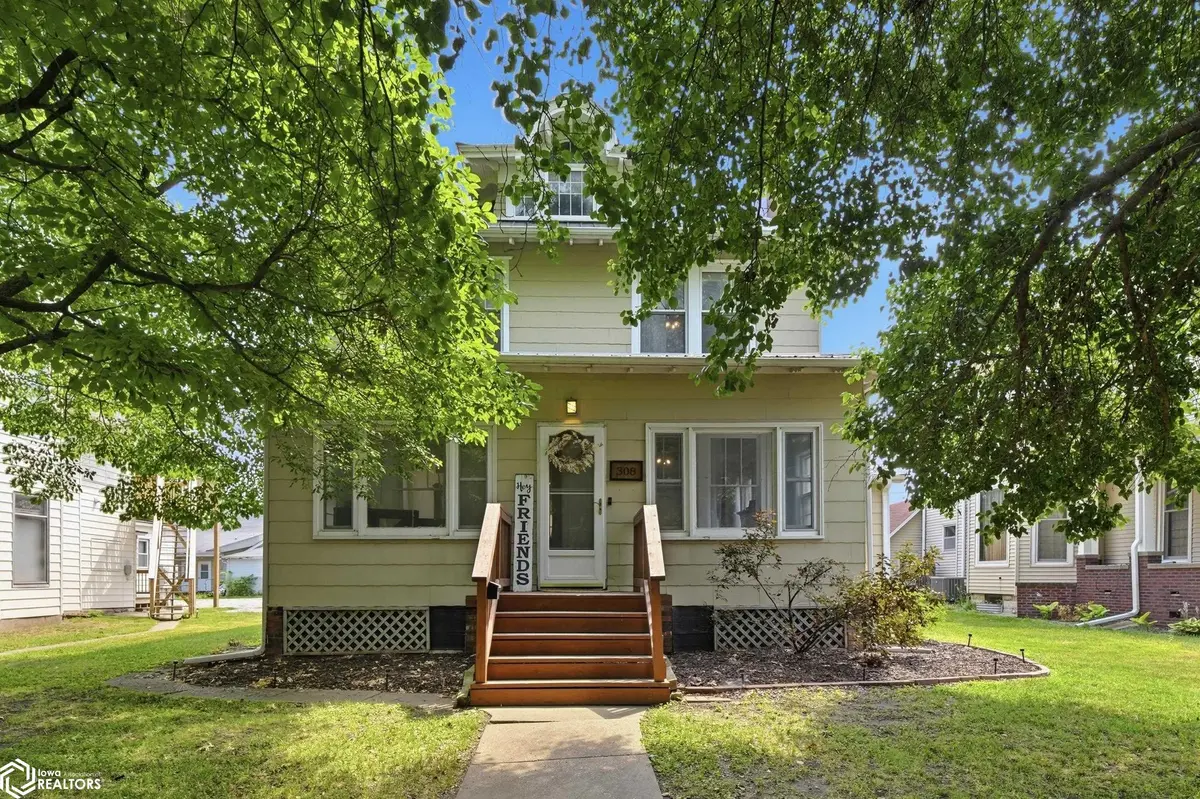 308 N 3rd Street, Oskaloosa, IA 52577
