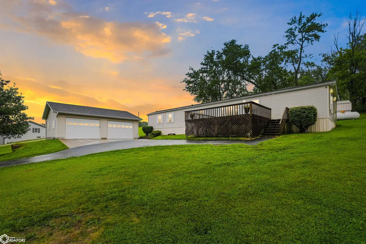 114 Skyline DR, Montezuma, IA 50171
