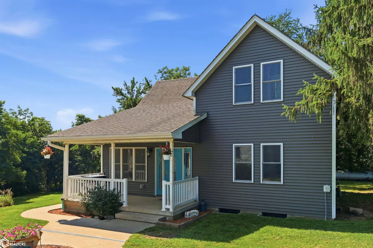 2537 Q AVE, Clutier, IA 52217