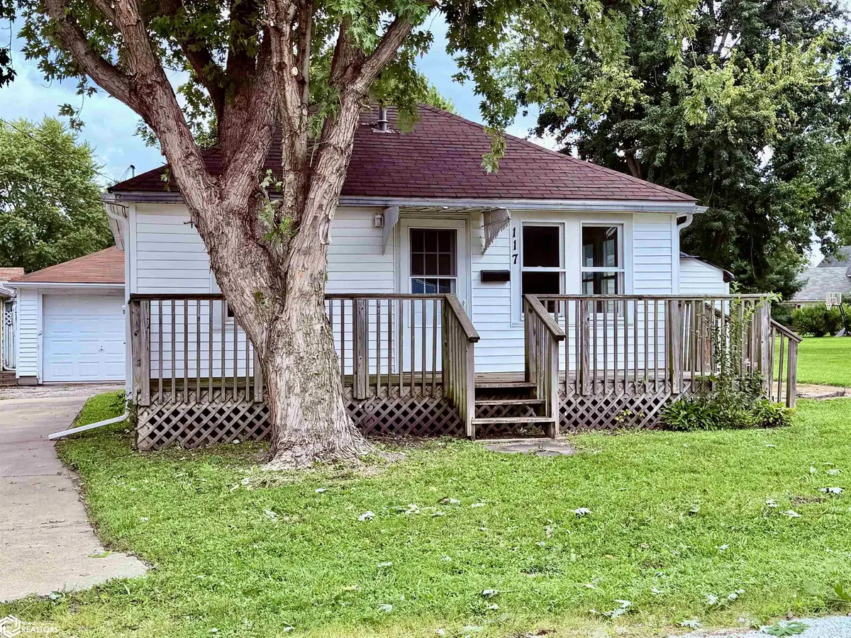 117 N Cooper ST, Stronghurst, IL 61480