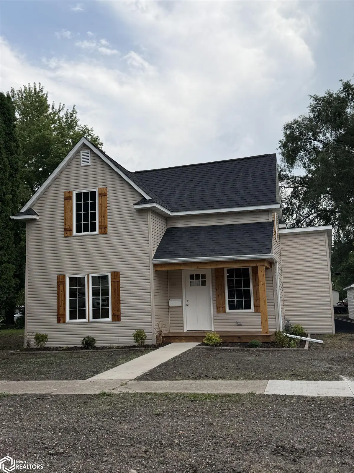 322 N G ST, Oskaloosa, IA 52577