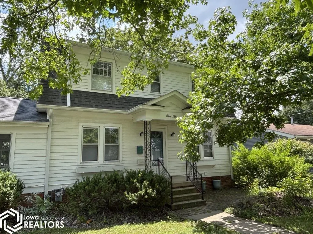 110 Iowa AVE, Fairfield, IA 52556
