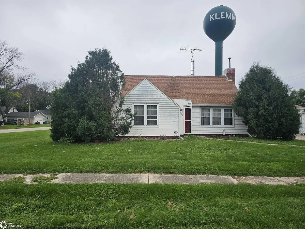 121 S 3rd ST, Klemme, IA 50449