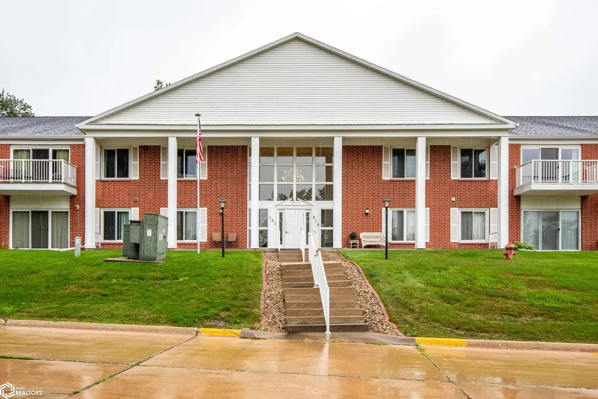 514 E Olive ST #206, Marshalltown, IA 50158