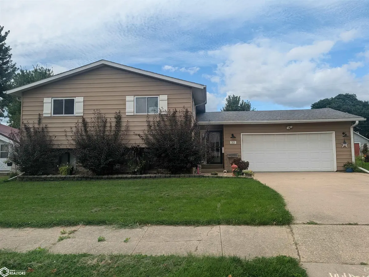 313 Maple ST, Osage, IA 50461