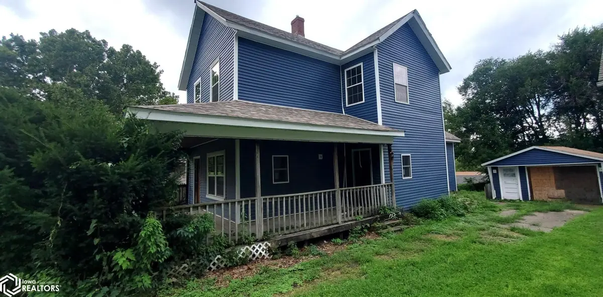 722 10Th AVE, Clinton, IA 52732
