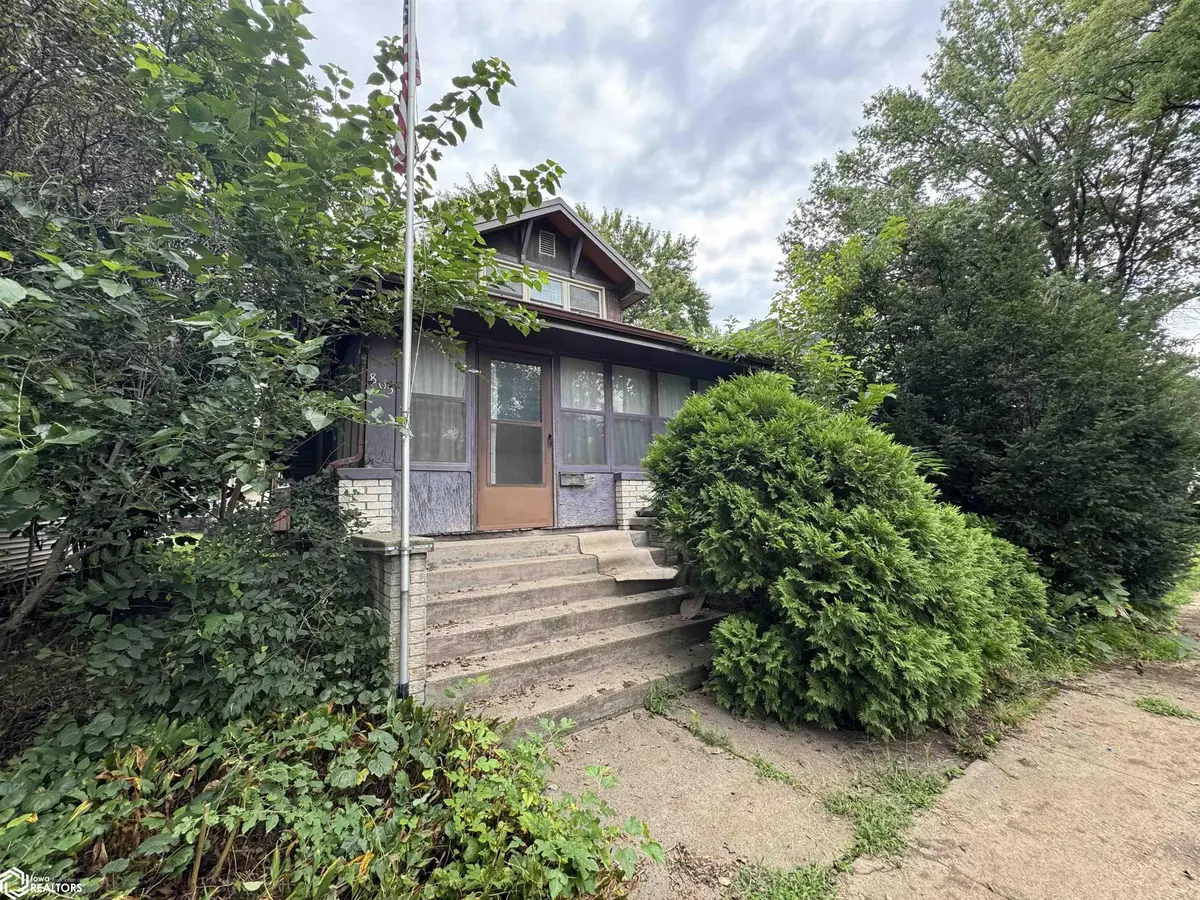 805 W Adams ST, Creston, IA 50801
