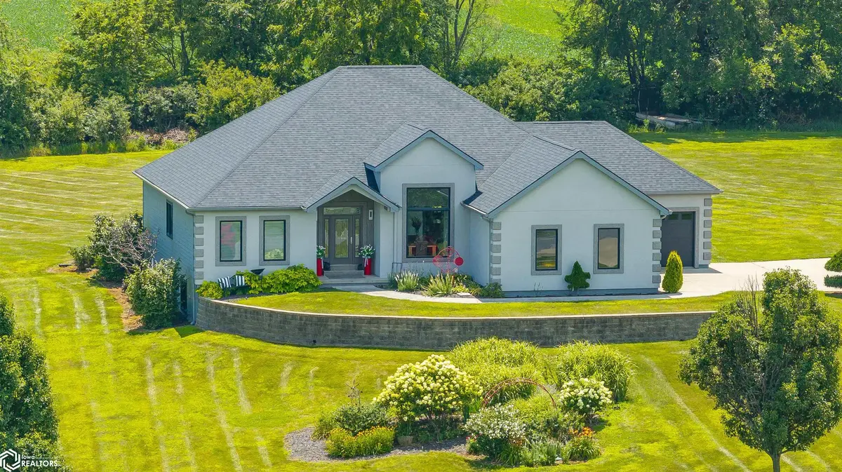 8248 Buchanan TRL, Norwalk, IA 50211