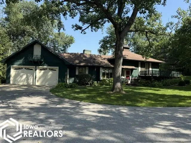 5007 Oak LN, Mount Pleasant, IA 52641