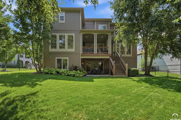 9404 W 163rd PL, Overland Park, KS 66085