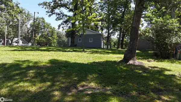 103 North DR, Montezuma, IA 50171