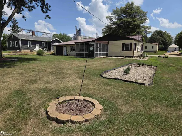 305 1st Ave, Bayard, IA 50029