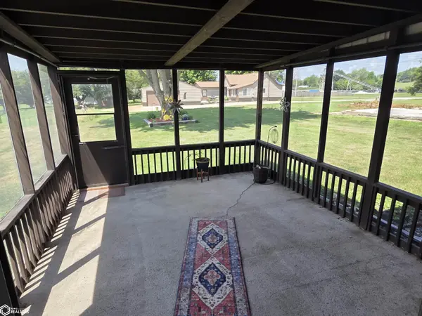 305 1st Ave, Bayard, IA 50029