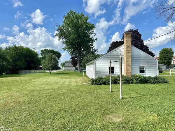 612 Center ST, Britt, IA 50423
