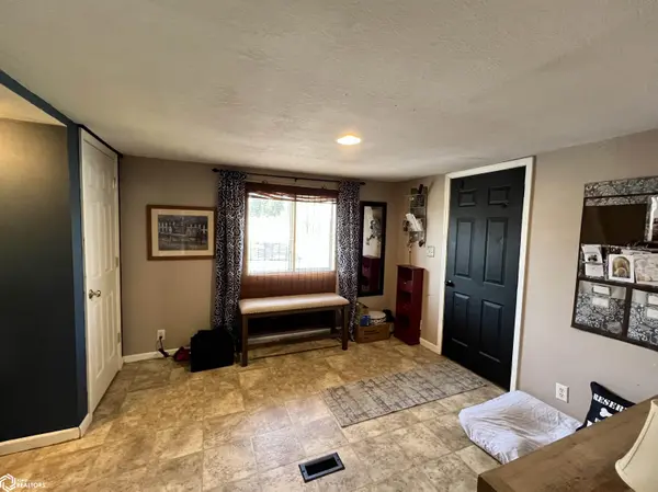 1846 Luther CIR, Creston, IA 50801