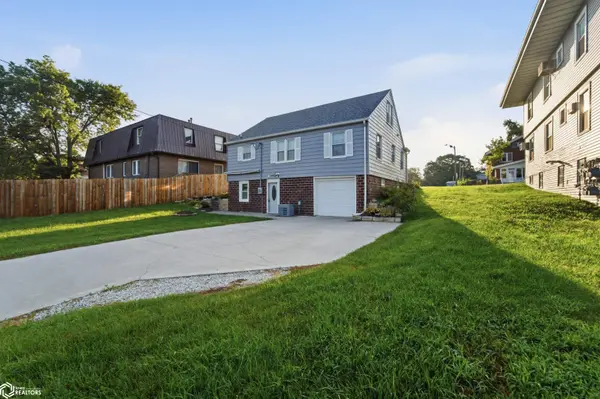 810 6th ST, Nevada, IA 50201