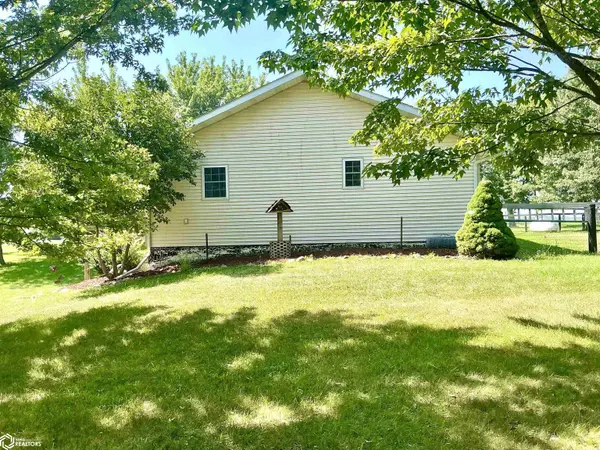 6947 205th TRL, Albia, IA 52531