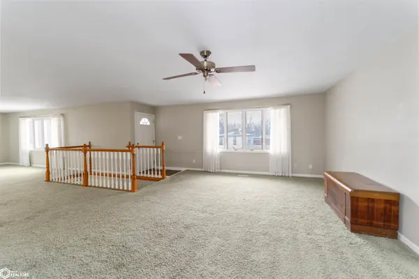 511 7th ST, Maxwell, IA 50161
