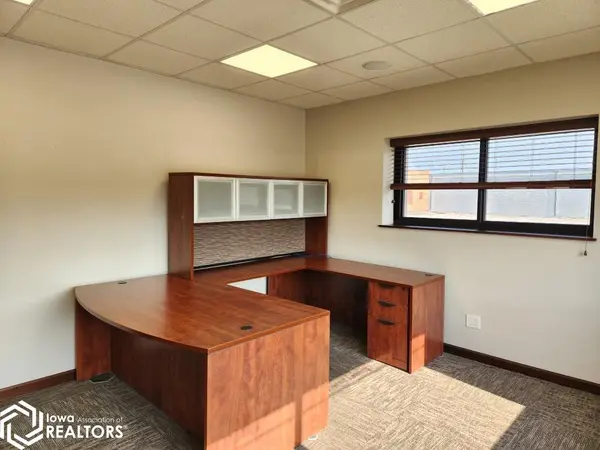 702 S Delaware AVE, Mason City, IA 50401