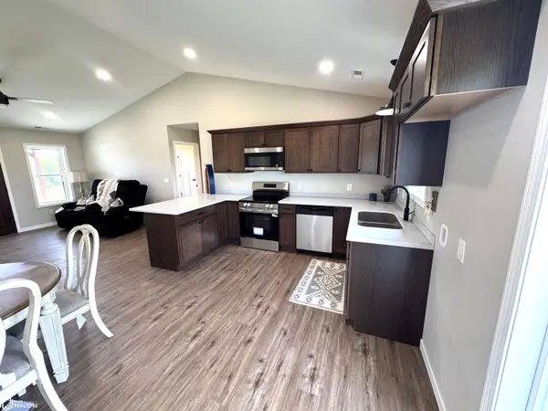 21057 Walnut DR, Centerville, IA 52544