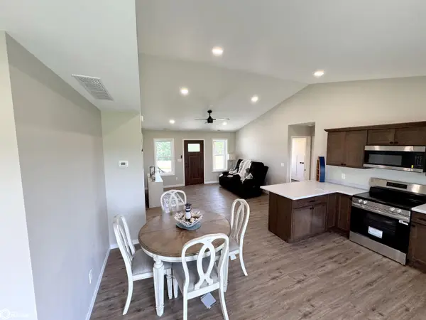 21057 Walnut DR, Centerville, IA 52544