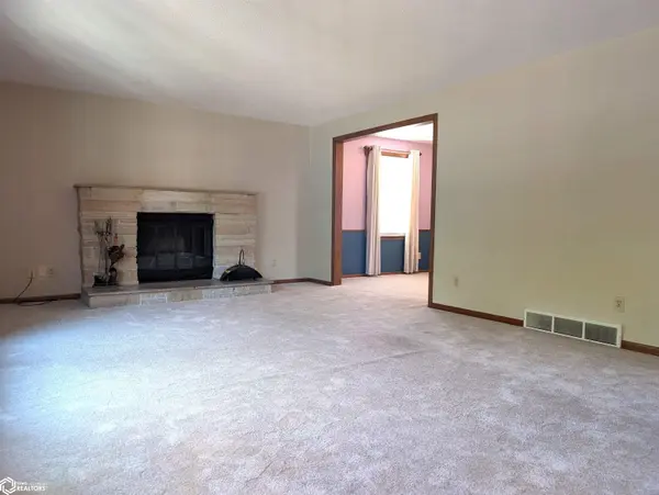 1303 2nd NW, Mason City, IA 50401