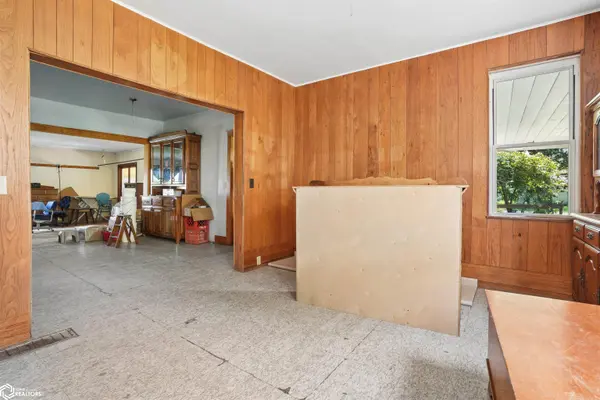 14332 Irish Ridge RD, Burlington, IA 52601