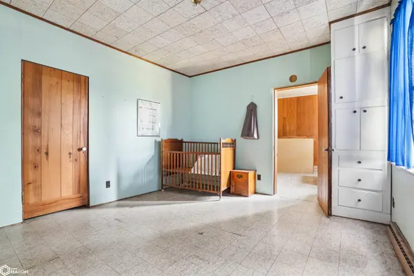 14332 Irish Ridge RD, Burlington, IA 52601