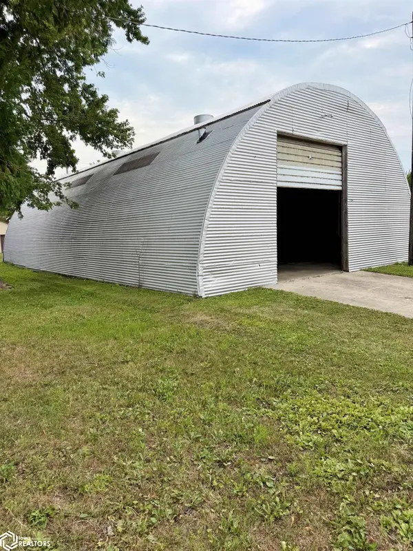 904 1St AVE, Clarion, IA 50525