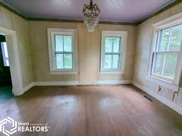 801 S 5TH ST, Burlington, IA 52601
