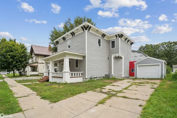 105 S D, Fairfield, IA 52556