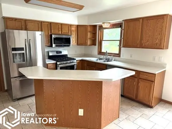 28 Schutter CIR, Algona, IA 50511