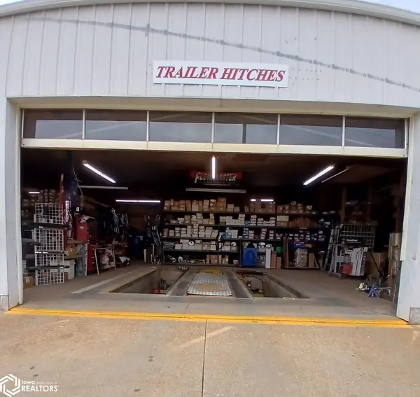 1214 A AVE, Oskaloosa, IA 52577