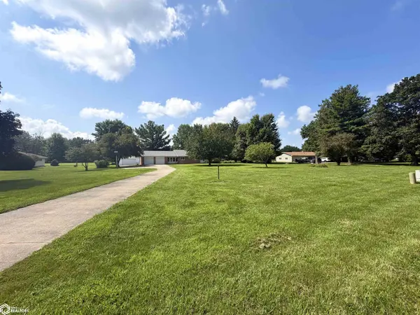 4682 Summer St, Burlington, IA 52601