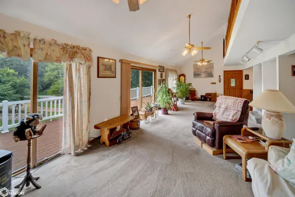 522 14Th AVE, Eldora, IA 50627