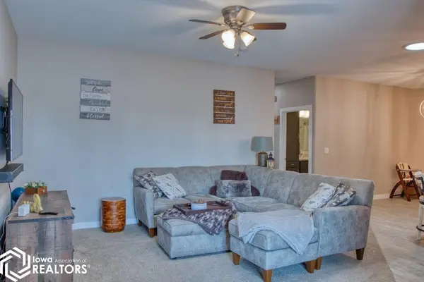 105 E Lincoln AVE, Fairfield, IA 52556
