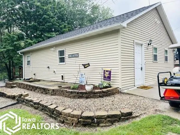 208 Hillcrest RDG, Montezuma, IA 50171