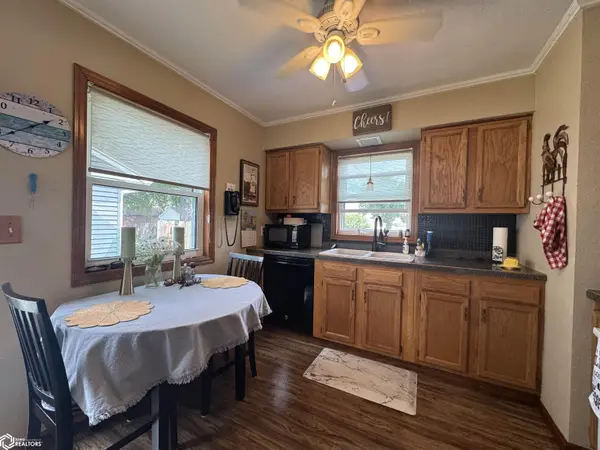 1420 S 3rd ST, Clear Lake, IA 50428