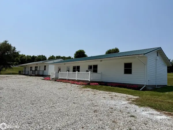 313 Old Hwy 2, Cantril, IA 52542