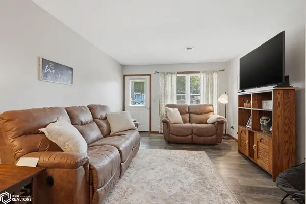 1010 N 4th St., Guttenberg, IA 52052