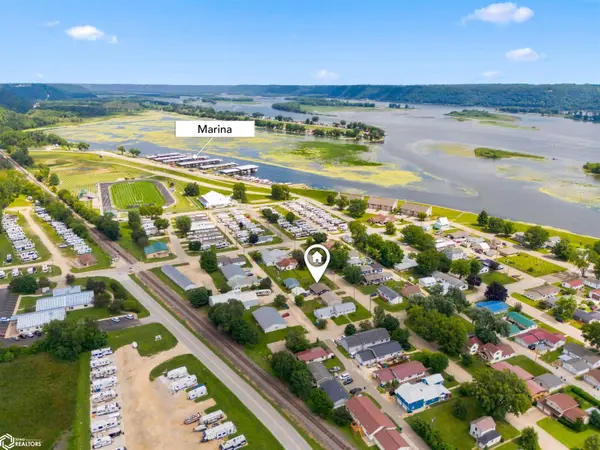 1010 N 4th St., Guttenberg, IA 52052