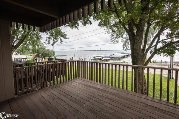 2700 N Shore DR #B14, Clear Lake, IA 50428