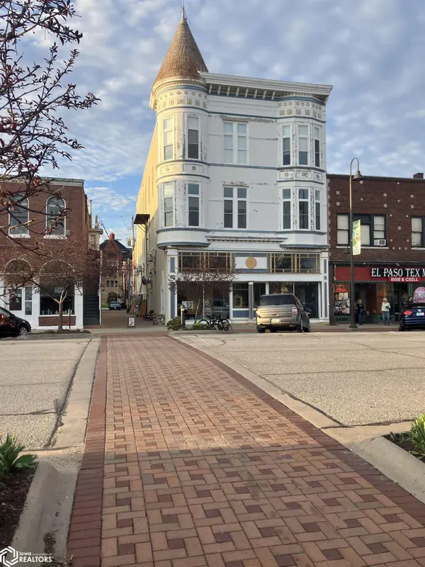 51 E Broadway AVE #201, Fairfield, IA 52556