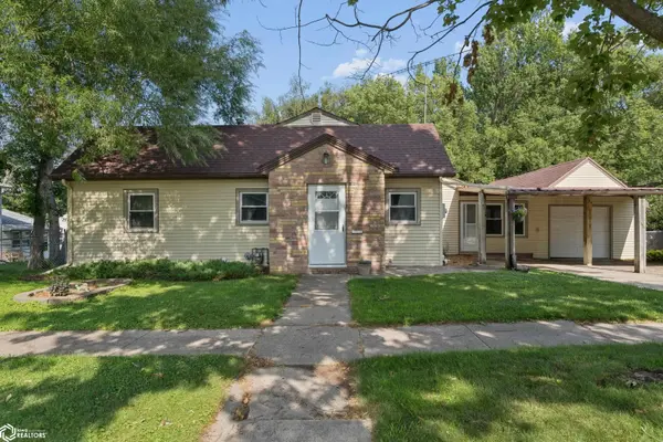 812 N 10th ST, Clear Lake, IA 50428