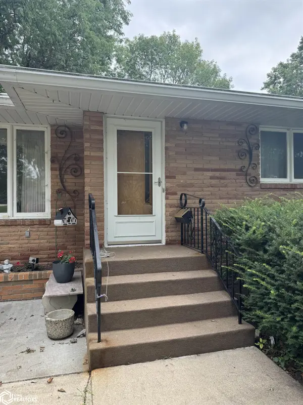 105 6th ST, Humboldt, IA 50548