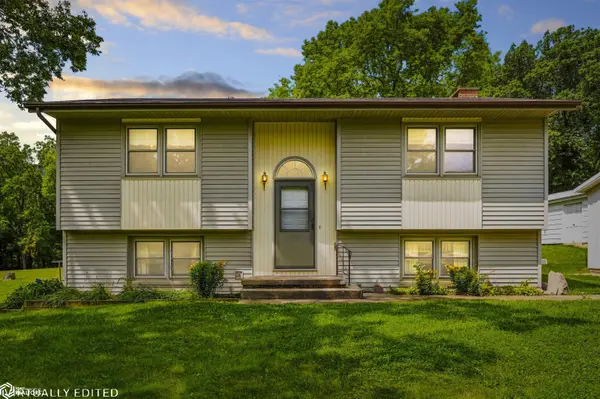 2390 Sand RD, Marshalltown, IA 50158
